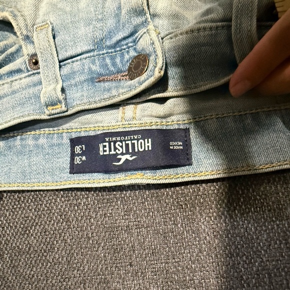 Hollister Light Blue Men's Straight Jeans - Picture 4 of 10